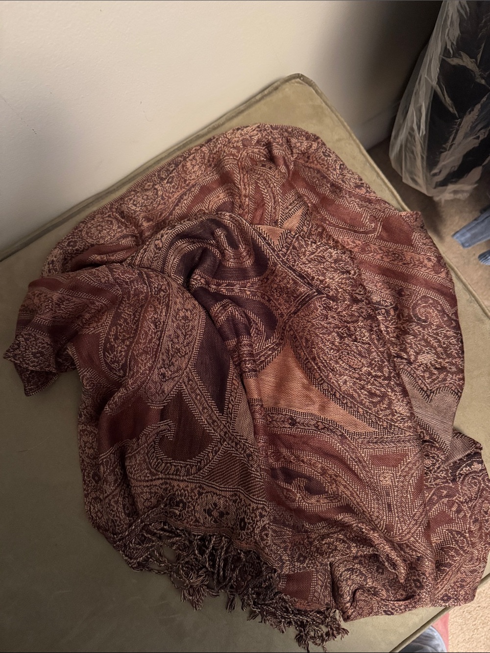 Elegant Brown Paisley Throw Blanket - Classic Home Accent